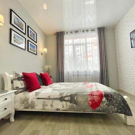 Apartment Studio Paris 2 Irpin Bagian luar foto