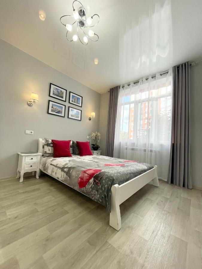 Apartment Studio Paris 2 Irpin Bagian luar foto